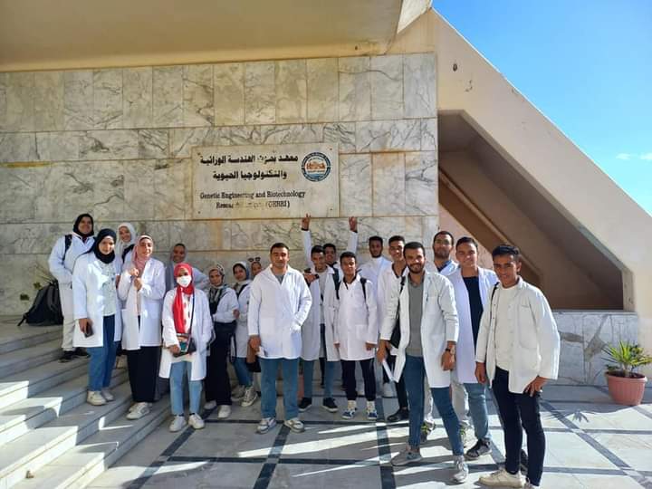 طلاب جامعة برج العرب التكنولوجية يزورون معاهد مدينة الأبحاث العلمية