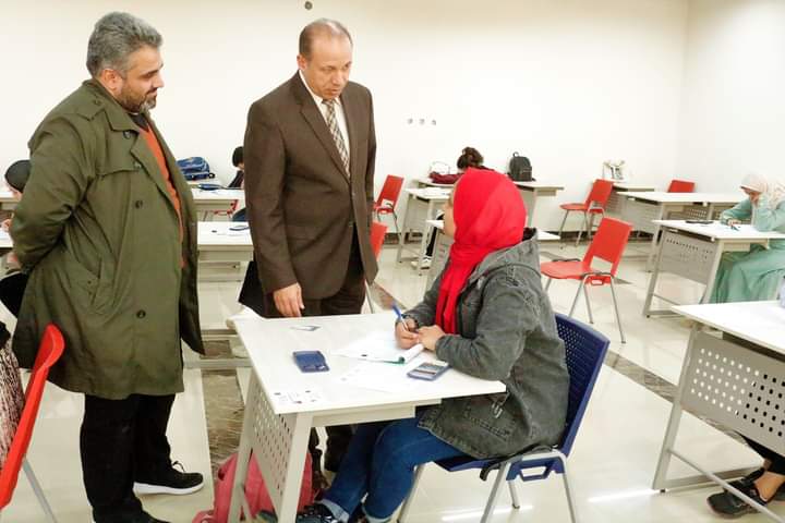 رئيس جامعة المنصورة يتفقد أعمال الإمتحانات بجامعة المنصورة الأهلية