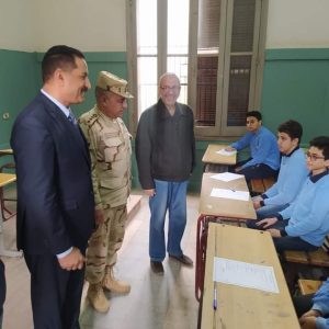 مدير تعليم الجيزة والمستشار العسكري يتفقدان لجان إمتحان مادة التربية العسكرية