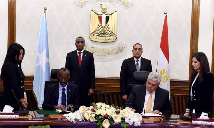 رئيسا وزراء مصر والصومال يشهدان توقيع البرنامج التنفيذي للتعاون في مجال التعليم العالي