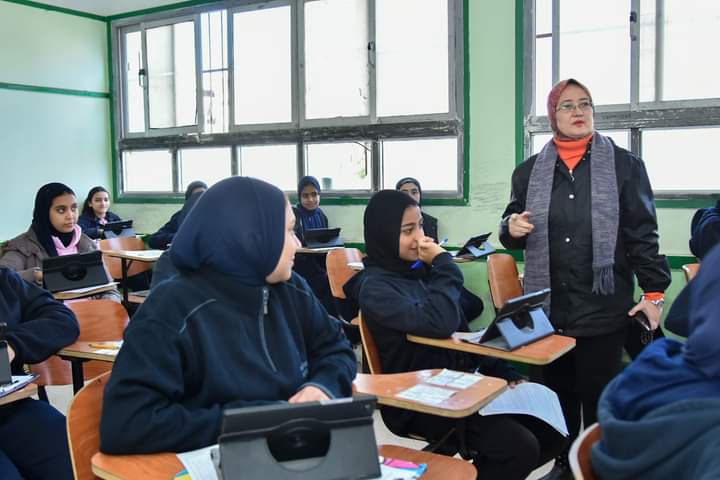 بورسعيد.. 6487 طالبا بالصف الأول الثانوي يؤدون الإمتحانات ورقيا إلكترونيا بنسبة تمكن 99.8%