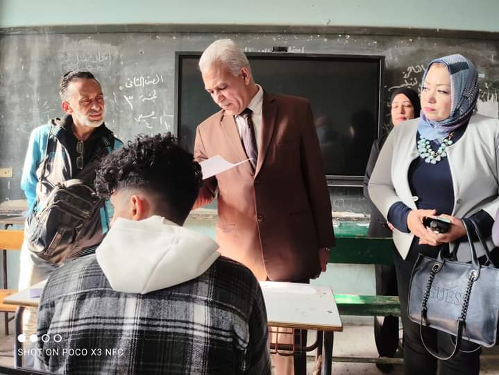 مدير تعليم القاهرة يتابع سير أعمال إمتحانات الثاني الثانوي
