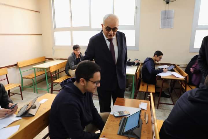 وزير التعليم يتفقد سير إمتحانات الشهادة الإعدادية والصف الأول الثانوي بالقاهرة الجديدة