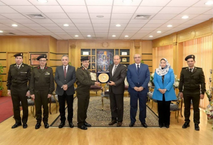 جامعة المنصورة توقع برتوكول تعاون مع إدارة الخدمات البيطرية بالقوات المسلحة