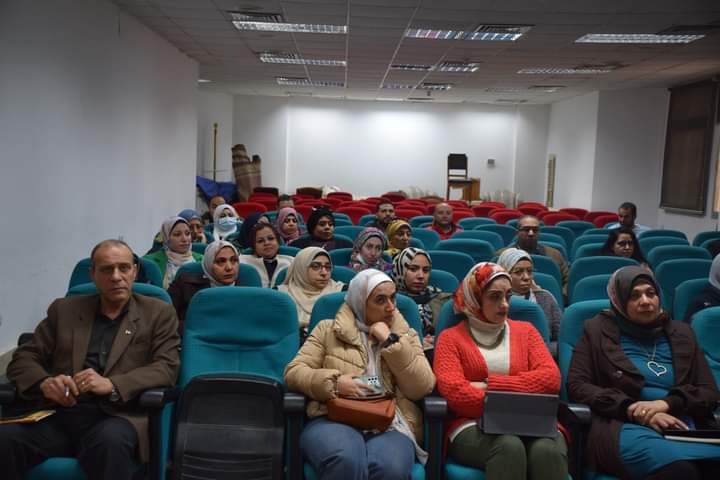 «تفعيل الهوية البصرية» دورة تدريبية بجامعة حلوان