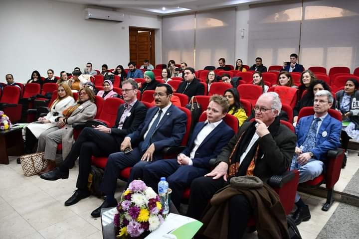 رئيس جامعة حلوان يشهد المؤتمر الدولي الأول لبرنامج ماجستير إدارة التعليم الدولي