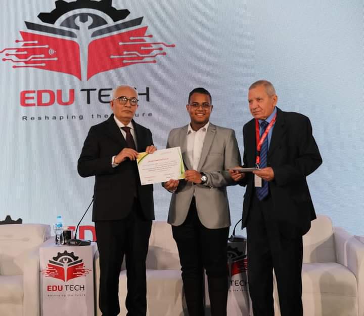 وزير التعليم يكرم أوائل الدبلومات الفنية بملتقى «إديوتك إيجيبت»