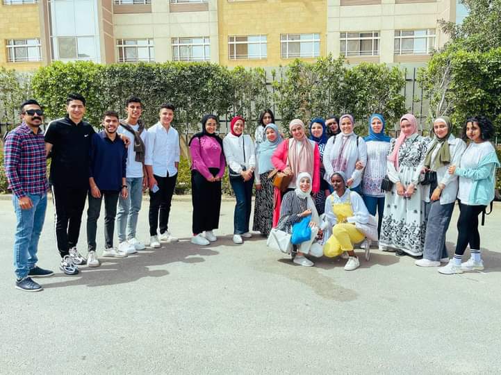 جامعة ٦ أكتوبر التكنولوجية تنظم زيارة لدار عماد راغب للأيتام