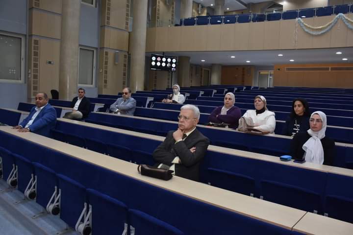 جامعة عين شمس تناقش وضع برنامج فرنسي للدراسة بكلية الطب