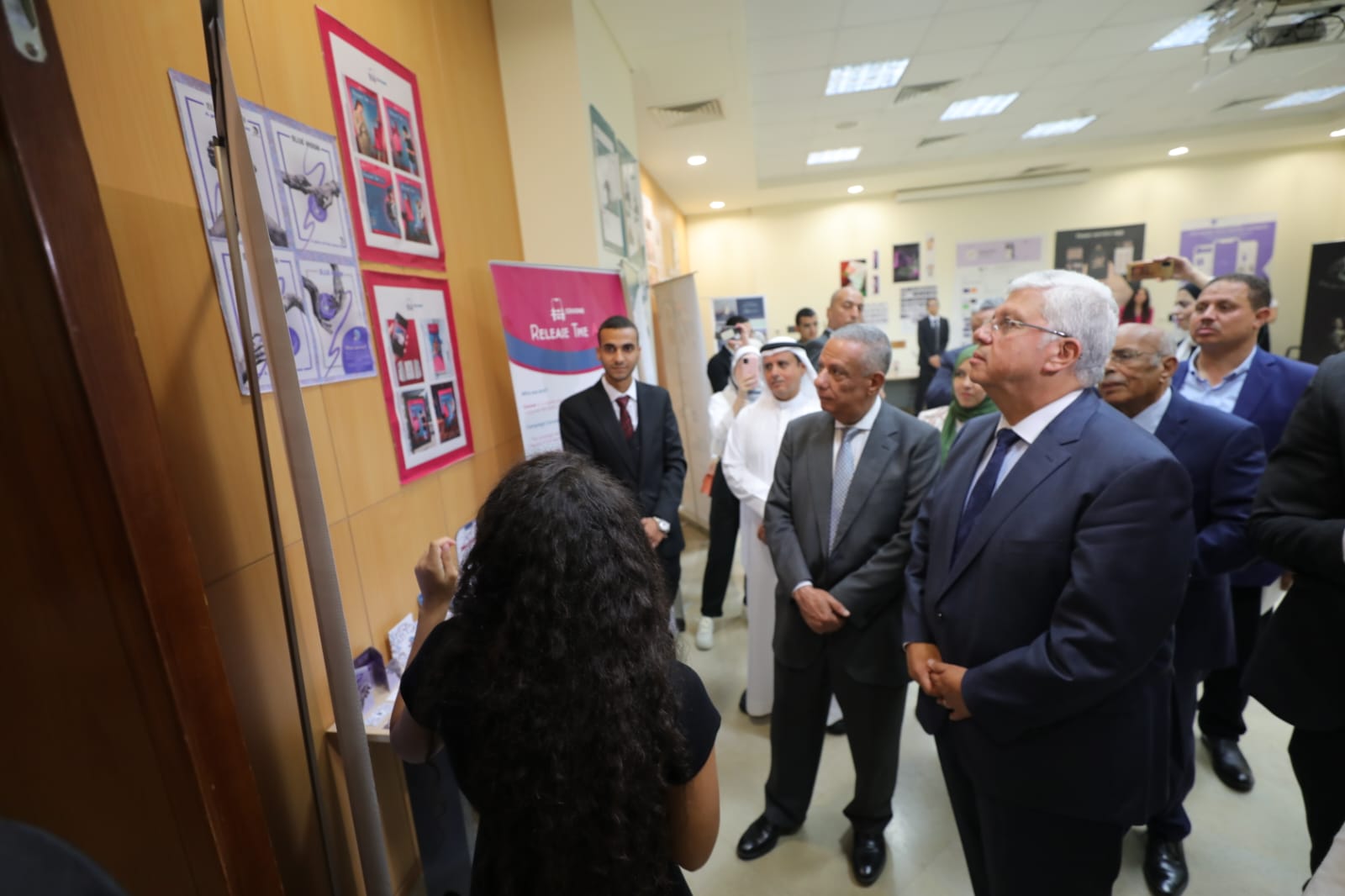 وزير التعليم العالي يزور الجامعة العربية المفتوحة بمصر ويشيد باستعداداتها للعام الدراسي الجديد