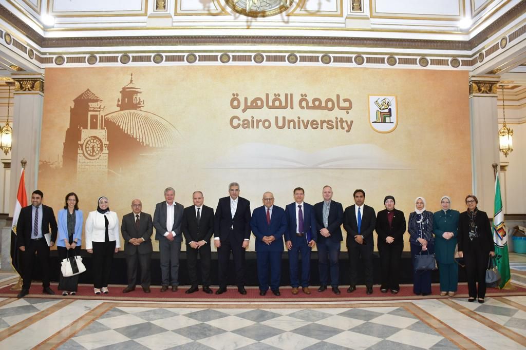 جامعة القاهرة توقع بروتوكول تعاون للدرجات العلمية المزدوجة مع جامعة ايست لندن البريطانية