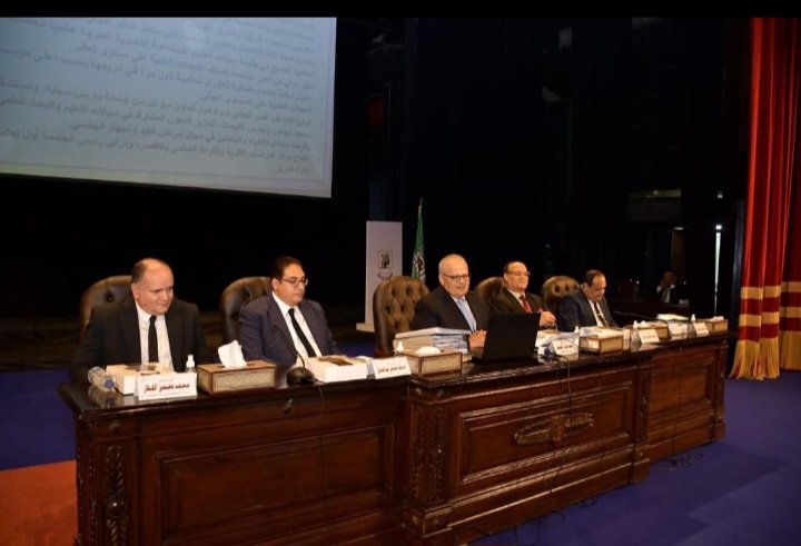 تفاصيل اجتماع مجلس جامعة القاهرة برئاسة «الخشت»