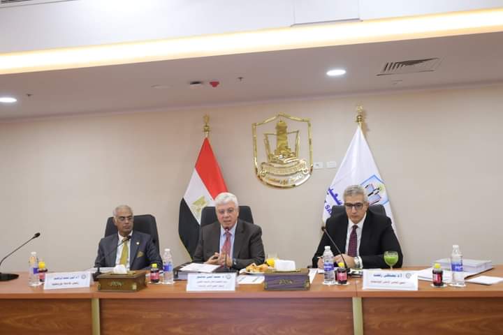 وزير التعليم العالي يرأس اجتماع المجلس الأعلى للجامعات بجامعة بورسعيد