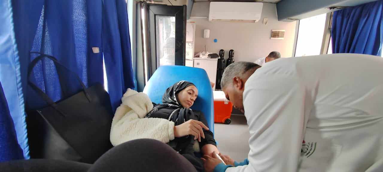 حملة للتبرع بالدم بالجامعة الألمانية بالقاهرة