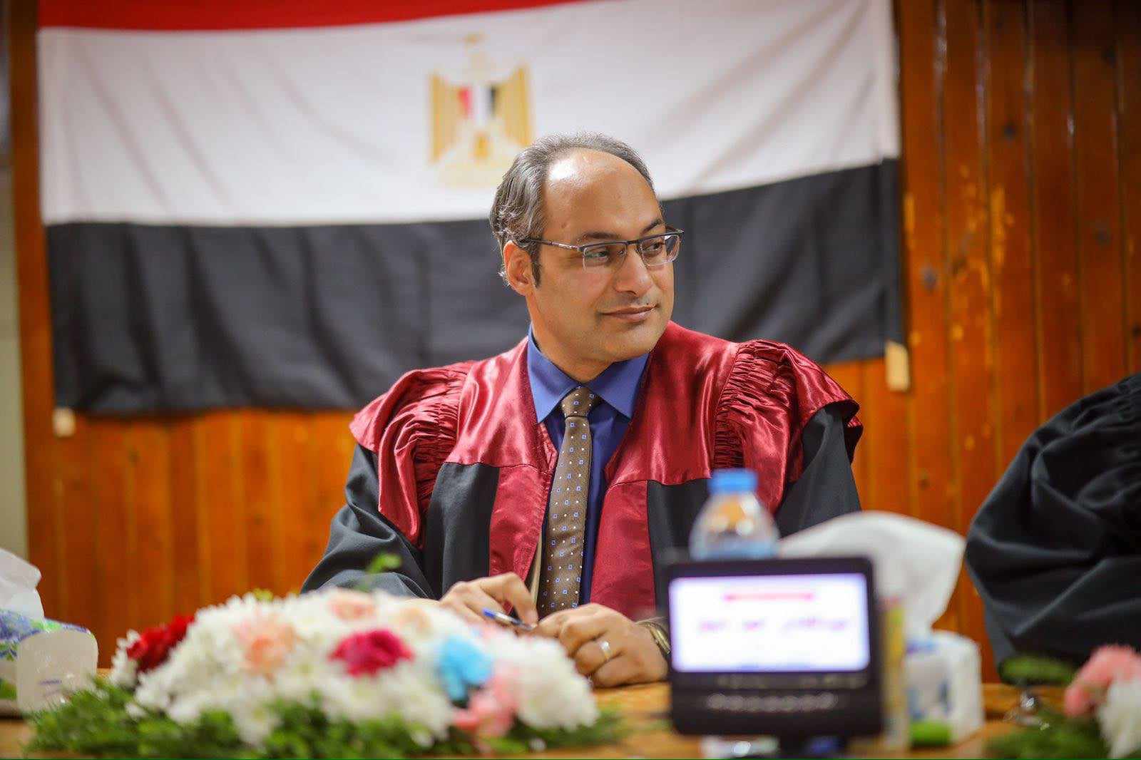 برامج التوعية الصحية للعاملين بقطاع التعليم في ماجستير بآداب المنصورة
