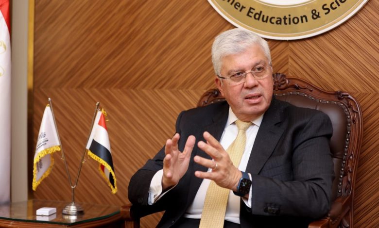 د. أيمن عاشور وزير التعليم العالي والبحث العلمي