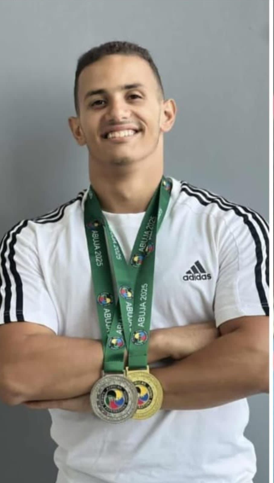 جامعة القاهرة تهنئ أحد نماذجها المضيئة.. طالب الامتياز مصطفى الغباشي بطل إفريقيا في الكاراتيه