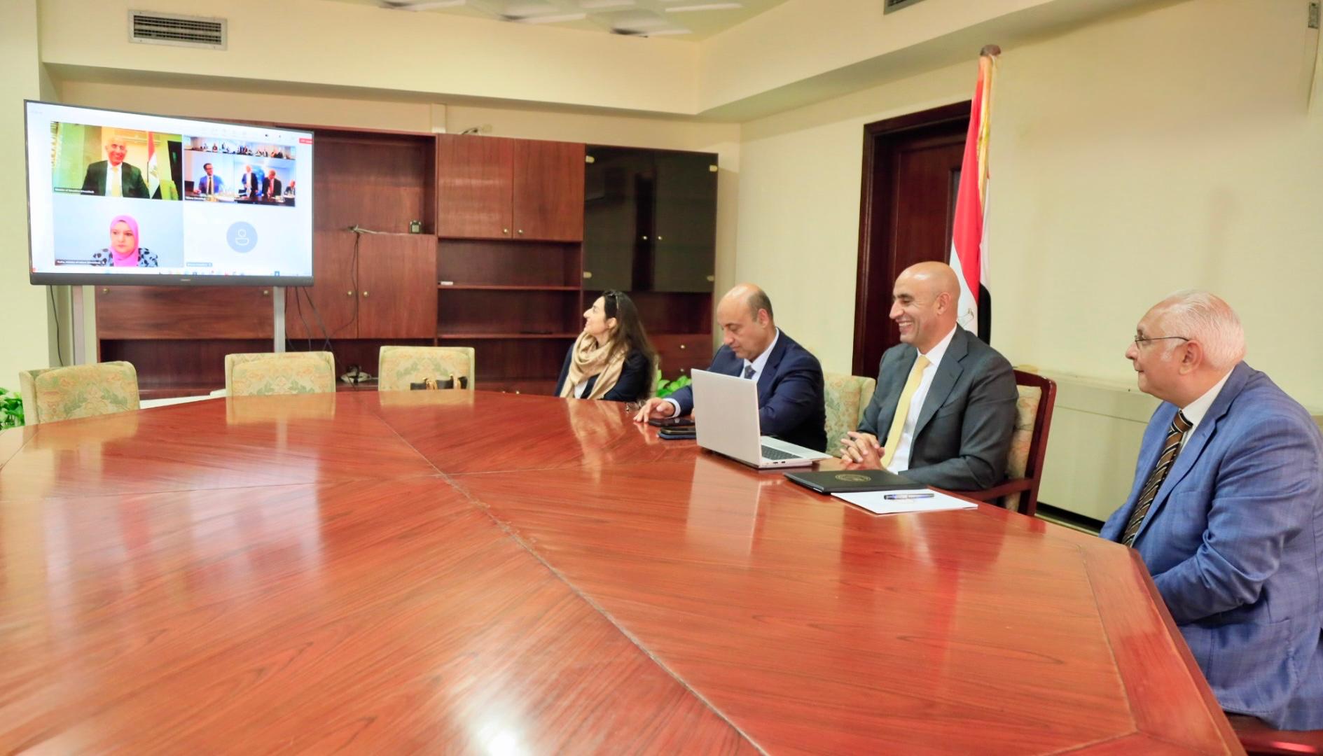 وزير التعليم يشهد عبر الفيديو كونفرانس توقيع خطاب نوايا بين الوزارة وولاية بافاريا الألمانية