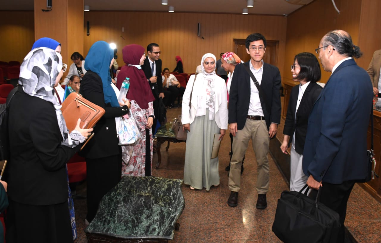 نائب رئيس جامعة طوكيو للدراسات الأجنبية يلقي محاضرة بألسن عين شمس (٣)