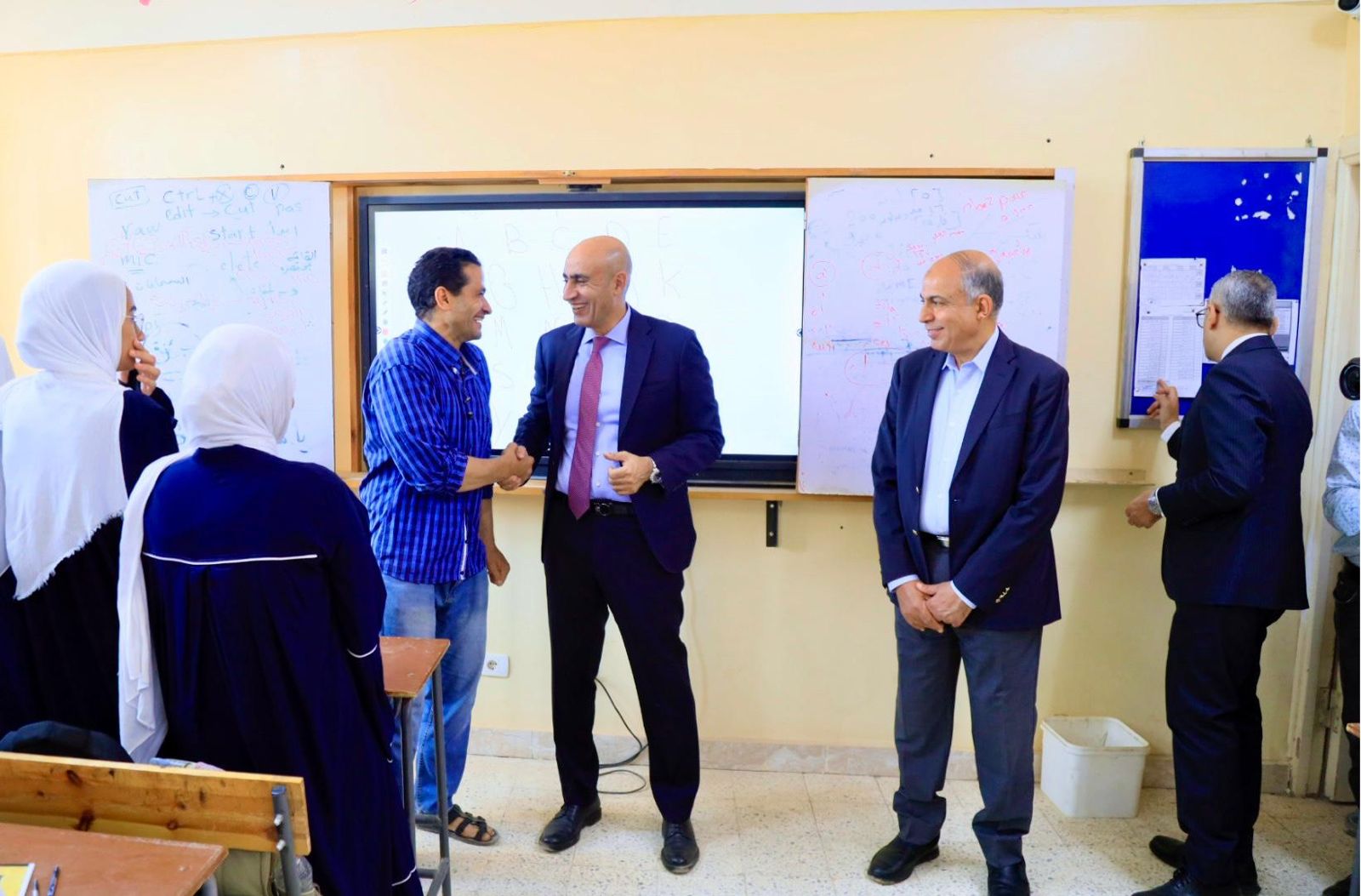 وزير التربية والتعليم ومحافظ المنيا يتفقدان عددا من المدارس بقرية تونة الجبل (٦)