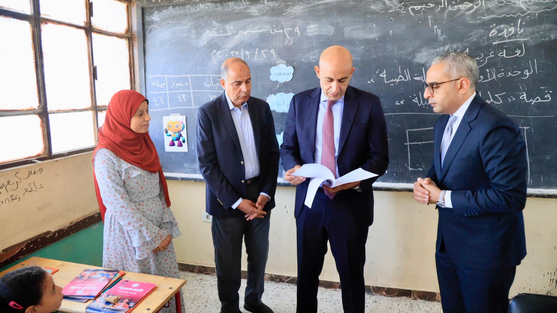 وزير التربية والتعليم ومحافظ المنيا يتفقدان عددا من المدارس بقرية تونة الجبل