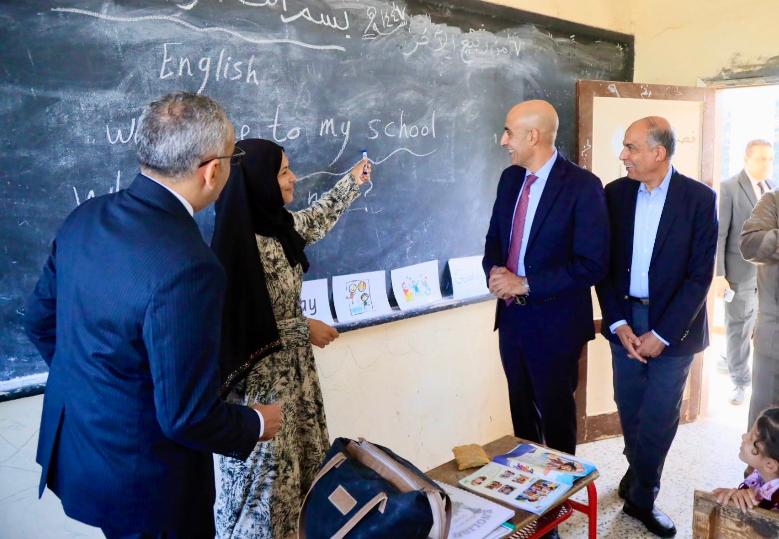 وزير التربية والتعليم ومحافظ المنيا يتفقدان عددا من المدارس بقرية تونة الجبل (٣)
