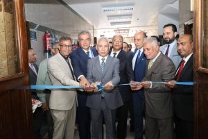 رئيس جامعة المنيا يتفقد التشغيل التجريبي لمعامل طب الأسنان