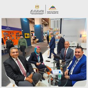 المشرف العام على بنك المعرفة المصري تشارك في معرض فرانكفورت الدولي للكتاب 2025 - ٣