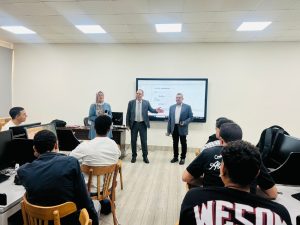 رئيس جامعة الدلتا التكنولوجية يتابع سير العملية التعليمية