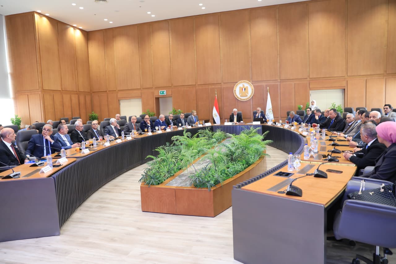 وزير التعليم العالي يترأس اجتماع مجلس الجامعات الأهلية بمقر الوزارة بالعاصمة الإدارية