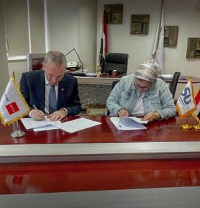 جامعة سيناء توقع شراكات جديدة مع المملكة المتحدة لتأهيل الطلاب لسوق العمل العالمى