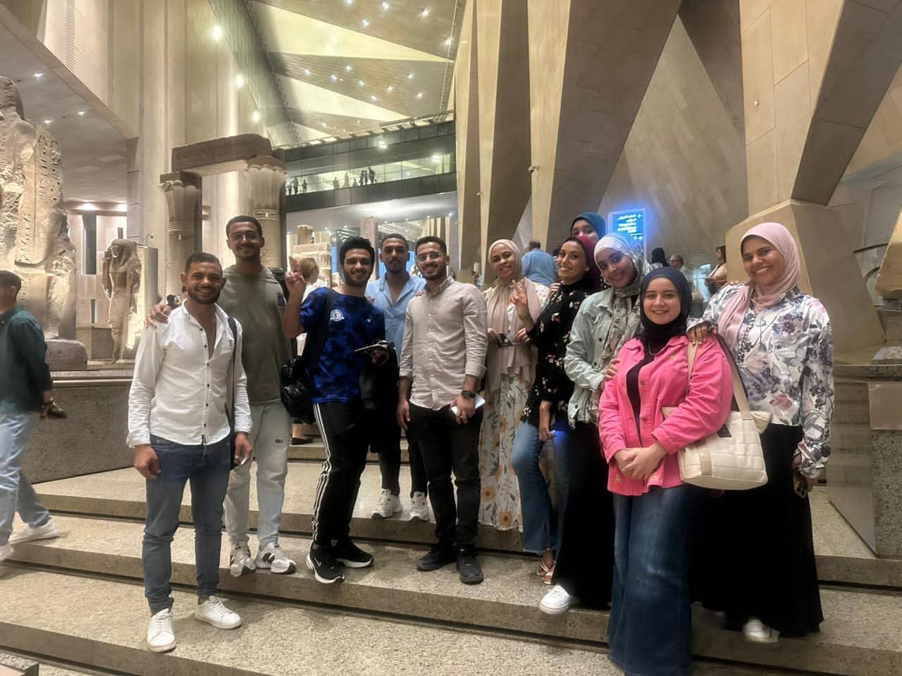 جامعة أسيوط الجديدة التكنولوجية تنظم زيارة ميدانية إلى المتحف المصري الكبير (٢)