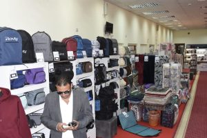 بالصور.. «معرض المنتجات الاستهلاكية» بحرم (ب) بجامعة عين شمس