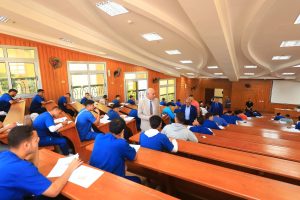 رئيس جامعة كفر الشيخ يتفقد أعمال امتحانات نصف الترم بالجامعة الأهلية