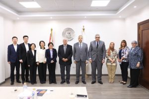وزير التعليم العالي يبحث سبل تعزيز التعاون مع وفد الجامعة المفتوحة في الصين (٢)
