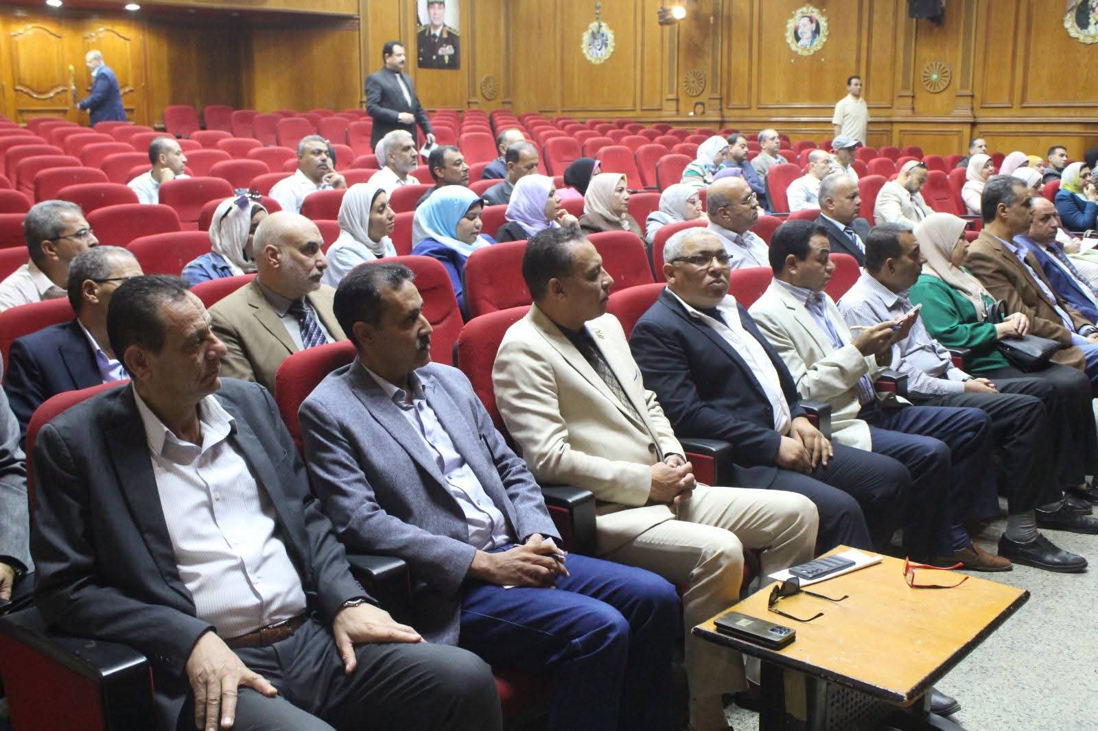 «تعليم الجيزة» جاهزة  للامتحانات الشهرية.. وعطية يُشدد على الانضباط والشفافية