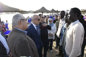 بالصور.. رئيس جامعة عين شمس ونائبه يشاركان 1000 طالب وطالبة فعاليات المهرجان الترفيهي بالإسماعيلية (٢)