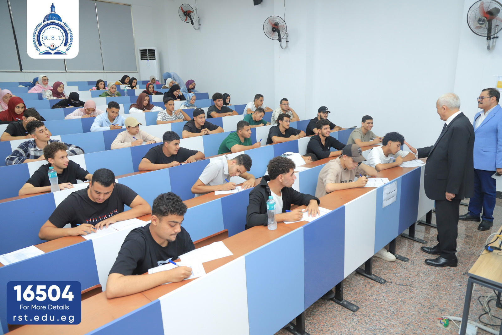 جامعة الريادة تنظم دورات لتنمية مهارات الطلاب في اللغة الإنجليزية