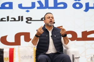 وسط حضور طلابي كبير.. الداعية مصطفي حسني في ضيافة طلاب من أجل مصر بجامعة عين شمس (٢)