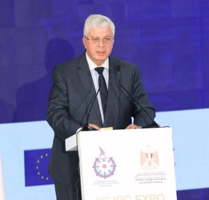 وزير التعليم العالي يستعرض الرؤية الوطنية للبحث العلمي في مصر على هامش انطلاق IRC EXPO 2025 (٣)