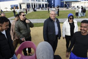 نائب رئيس جامعة عين شمس يشارك أسرة "طلاب من أجل مصر" فعاليات المهرجان الترفيهي بالإسماعيلية (٢)