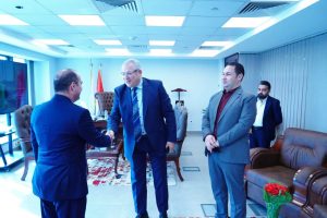 نائب رئيس جامعة عين شمس يستقبل نائب سفير المملكة الأردنية الهاشمية لبحث أوضاع الطلاب الأردنيين