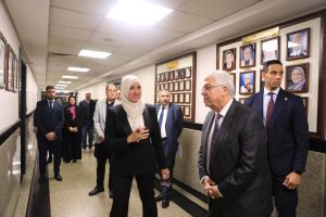 وزير التعليم العالي يتفقد معهد بحوث الإلكترونيات ويشيد بإمكاناته البحثية والتقنية