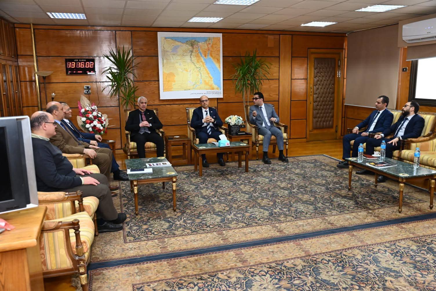رئيس جامعة أسيوط يستقبل وفد الجهاز المركزي للتنظيم والإدارة لتفقد قاعات الامتحانات الإلكترونية