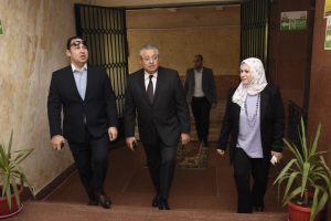 نائب رئيس جامعة عين شمس يجري زيارة تفقدية للمدينة الجامعية - طالبات
