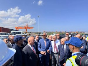 نائب رئيس الوزراء يفتتح محطة الطاقة الشمسية بجيبوتي بحضور رئيس الأكاديمية العربية (٢)