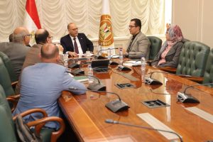 وزير العمل يبحث التعاون المشترك مع مركز بحوث وتطوير الفلزات