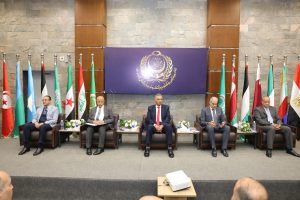 «قطار الابتكار» ينطلق من الجنوب.. محافظ أسوان ورئيس الأكاديمية العربية يفتتحان معرض «إيسف 2026»