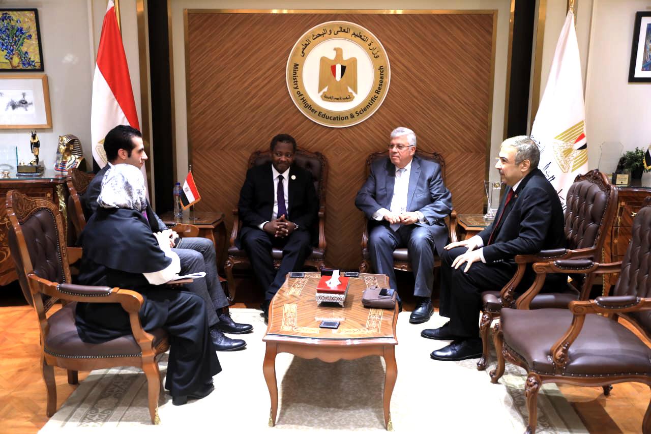وزير التعليم العالى يستقبل مفوض التعليم والعلوم والابتكار بالاتحاد الإفريقي