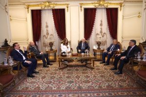 وزيرا التعليم العالي والتنمية المحلية يشهدان احتفالية انضمام ثلاث مدن مصرية جديدة إلى شبكة اليونسكو لمدن التعلم لعام ٢٠٢٥